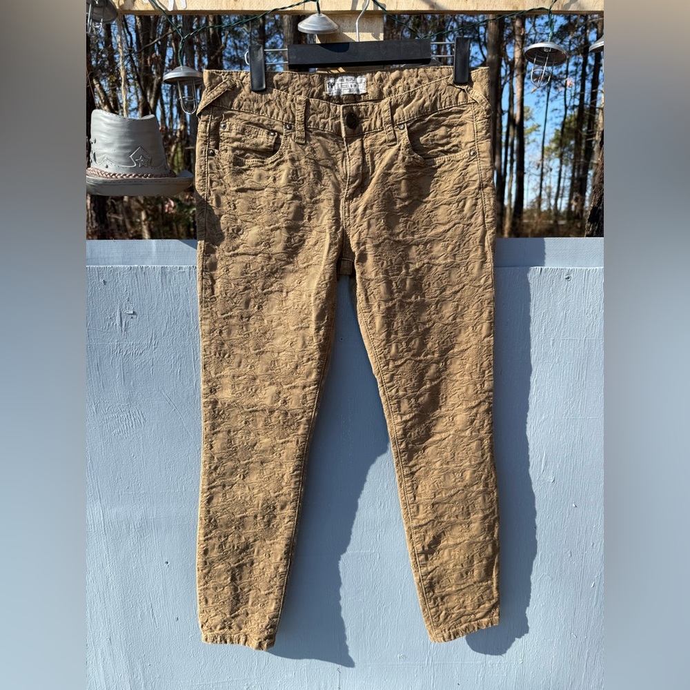 Free People Skinny Textured Olive Green Jeans. Size 28‎